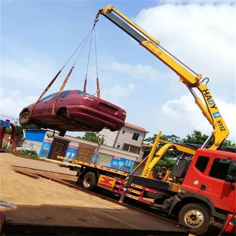 贞丰吊车吊汽车的正确方法